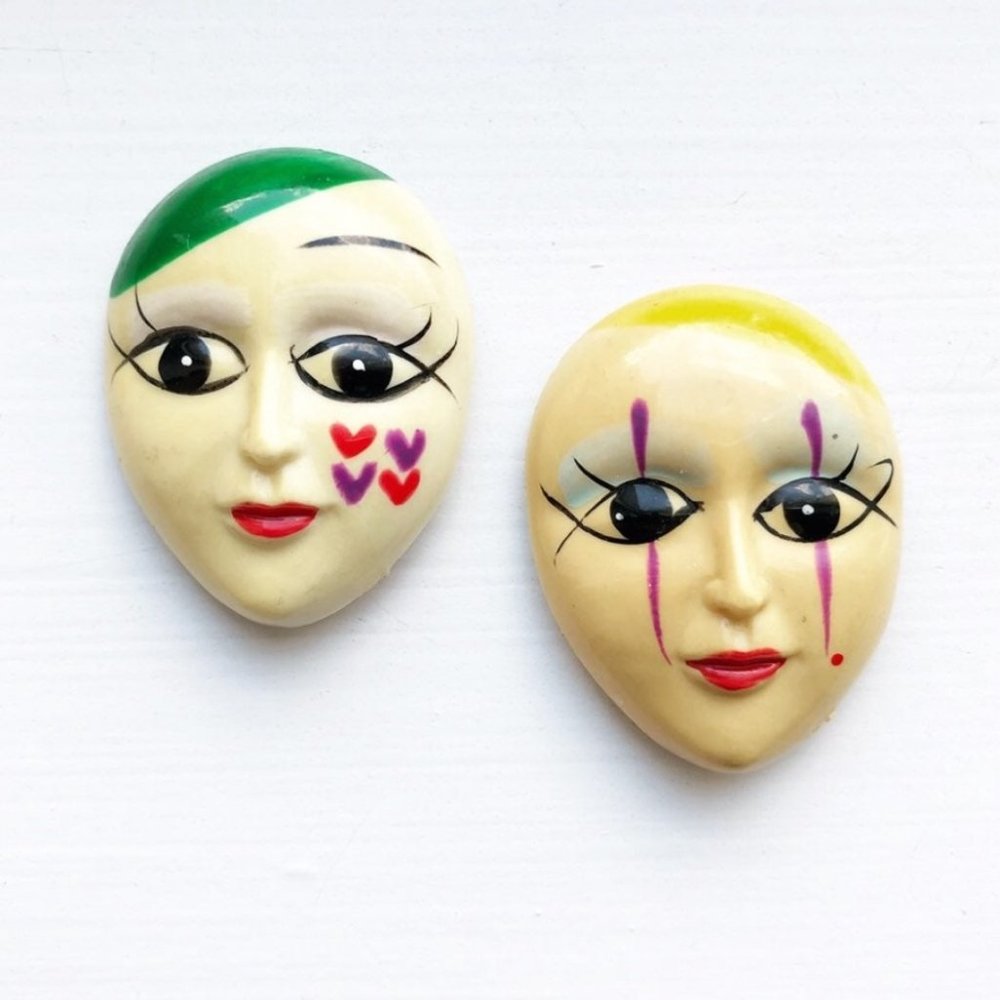 ✨HOST PICK✨ Set Of 2 Vintage Mime Face Magnets - Picture 1 of 6